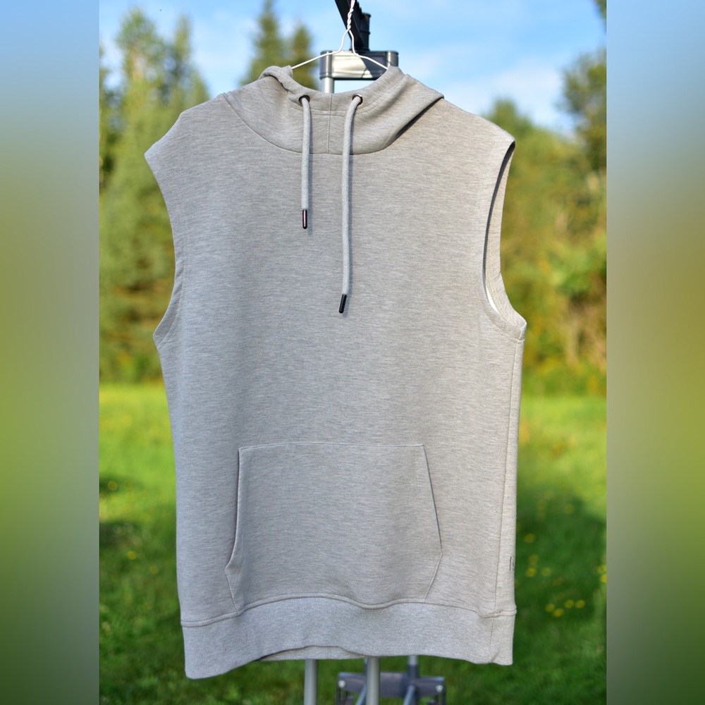 Zyia Men’s Sleeveless Hoodie
